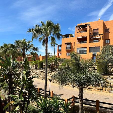 Piso De Lujo Totalmente Equipado A Estrenar Para 6 Estepona Zewnętrze zdjęcie