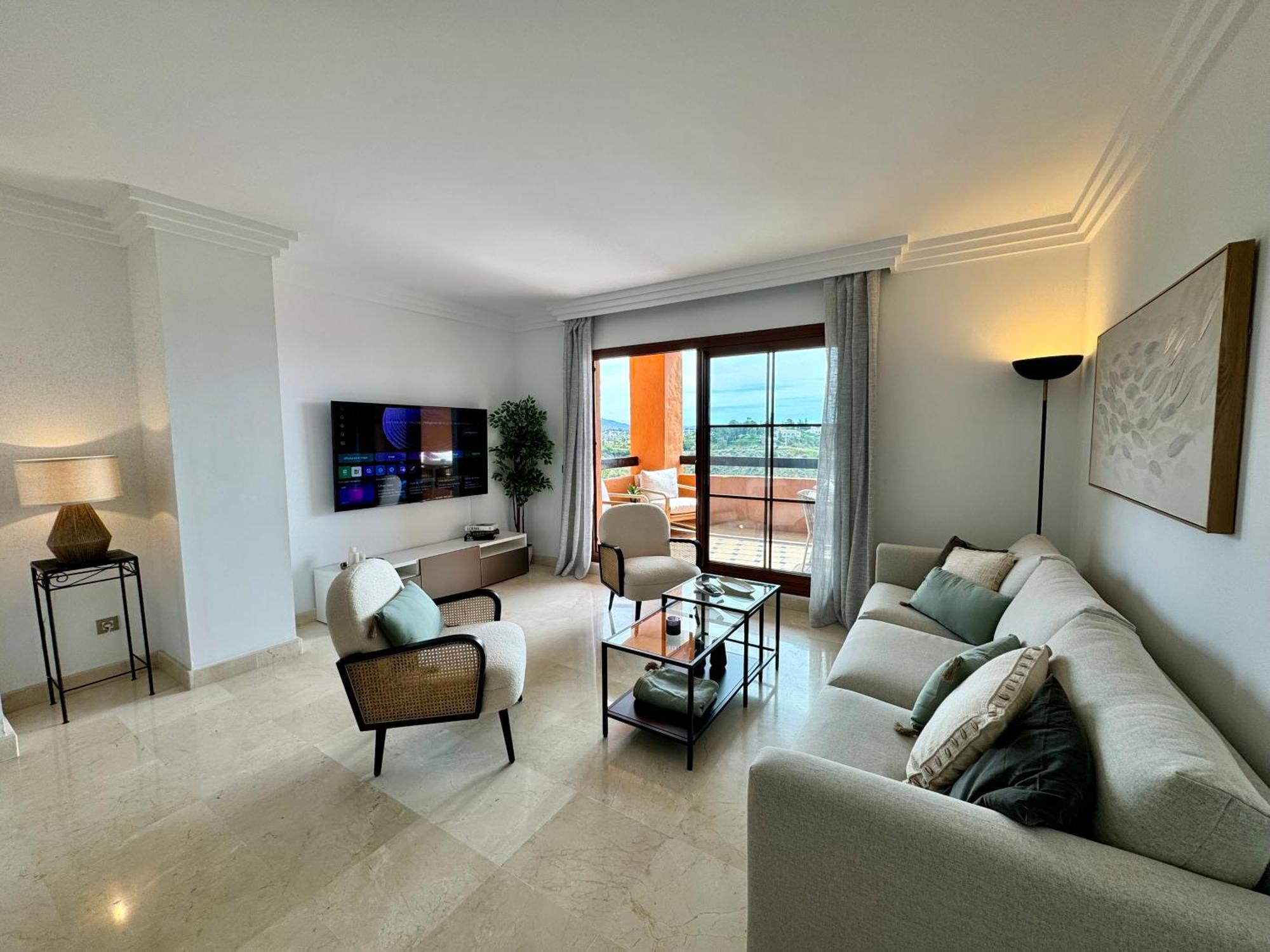 Piso De Lujo Totalmente Equipado A Estrenar Para 6 Estepona Zewnętrze zdjęcie