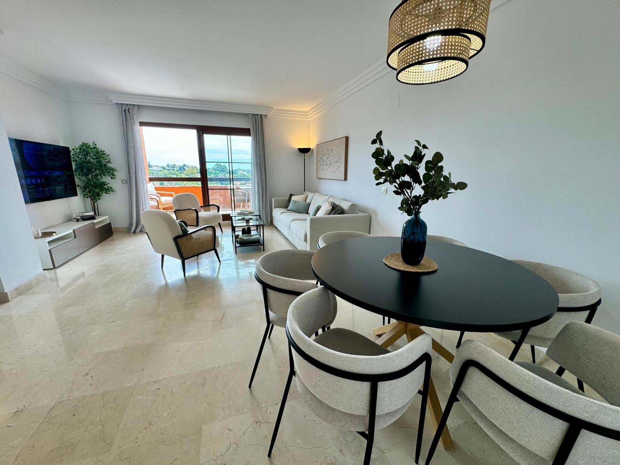 Piso De Lujo Totalmente Equipado A Estrenar Para 6 Estepona Zewnętrze zdjęcie