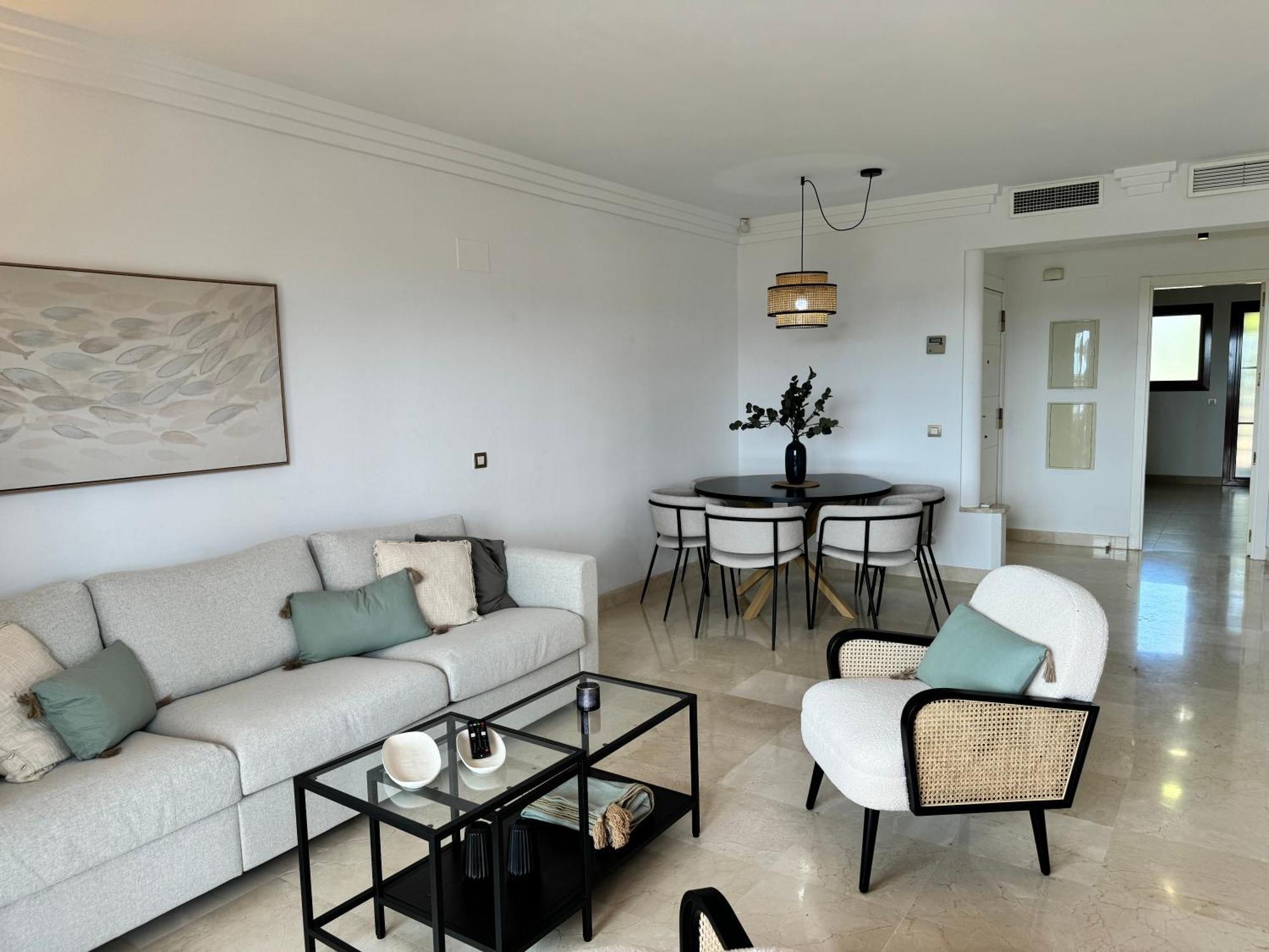 Piso De Lujo Totalmente Equipado A Estrenar Para 6 Estepona Zewnętrze zdjęcie